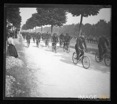 Militaires à bicyclettes (Meurthe-et-Moselle)